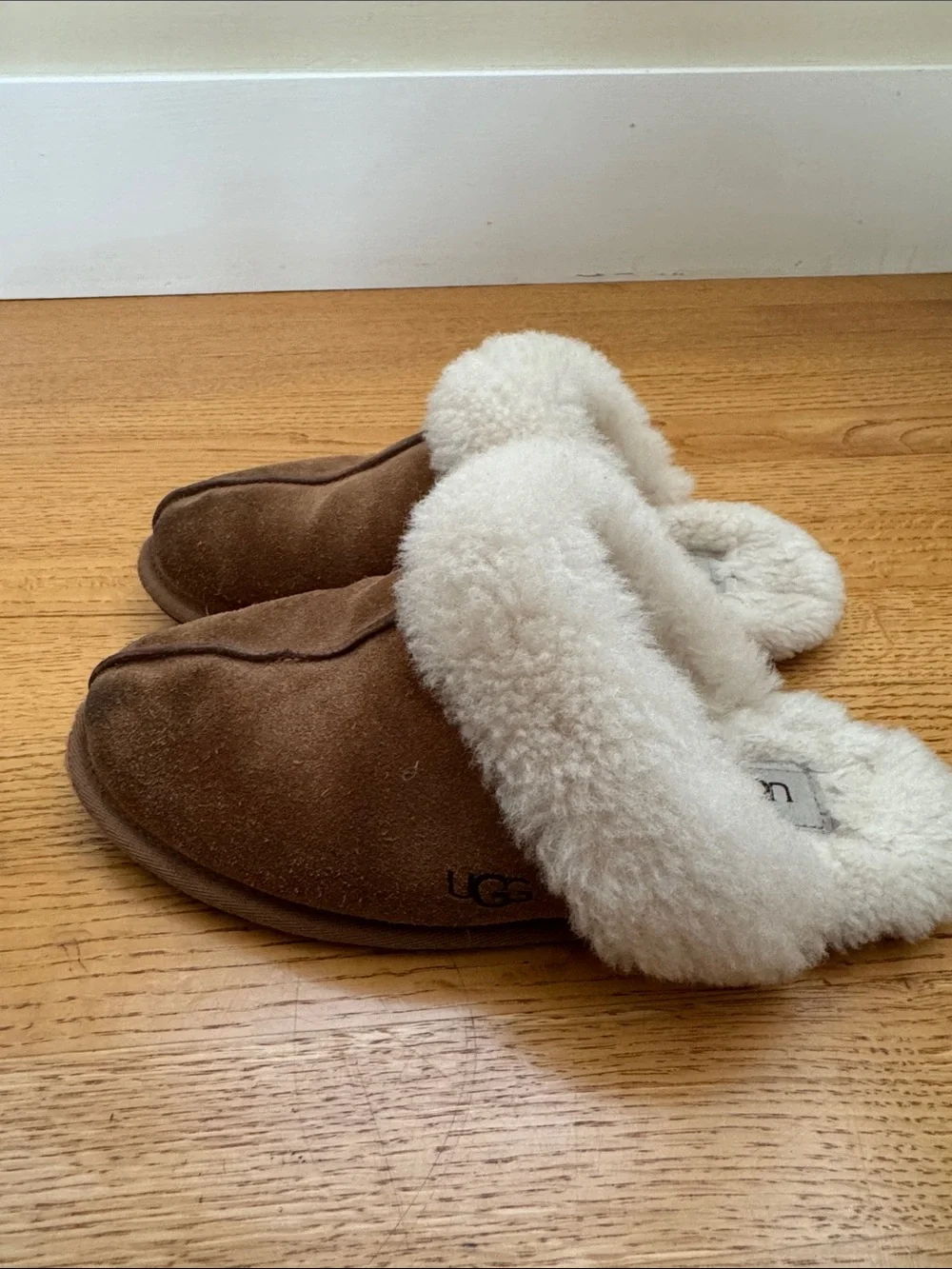 UGG Kids Chestnut Suede Slippers with Cream Shearling Cuff